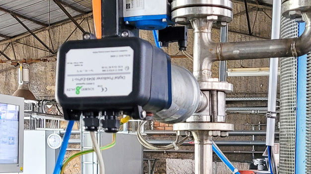Oltre al biossido di zolfo per la produzione di tiosolfato, le valvole a farfalla regolano anche vapore, zolfo liquido e altri mezzi liquidi e gassosi in una vasta gamma di applicazioni presso CWK. (Copyright: Chemiewerk Bad Köstritz GmbH / Schubert & Salzer Control Systems GmbH)