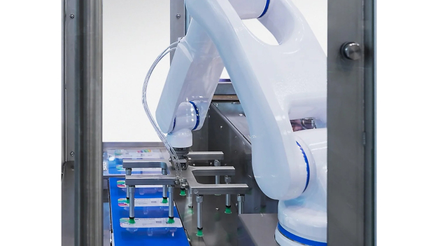 Der MOTOMAN HD7 ist für den Einsatz in Reinräumen bis zur höchsten GMP-Klasse A geeignet. © MULTIVAC / The MOTOMAN HD7 is suitable for use in cleanrooms up to the highest GMP class A. © MULTIVAC Der MOTOMAN HD7 ist für den Einsatz in Reinräumen bis zur höchsten GMP-Klasse A geeignet. © MULTIVAC / The MOTOMAN HD7 is suitable for use in cleanrooms up to the highest GMP class A. © MULTIVAC