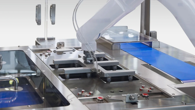 Die Yaskawa HD Serie überzeugt mit ihrem reduzierten Kinematik-Design, das entscheidende Vorteile im Pharma- und Medizinbereich bringt. © MULTIVAC / Yaskawa's HD series impresses with its reduced kinematics, which offers decisive advantages in the pharmaceutical and medical sectors. © MULTIVAC Die Yaskawa HD Serie überzeugt mit ihrem reduzierten Kinematik-Design, das entscheidende Vorteile im Pharma- und Medizinbereich bringt. © MULTIVAC / Yaskawa's HD series impresses with its reduced kinematics, which offers decisive advantages in the pharmaceutical and medical sectors. © MULTIVAC