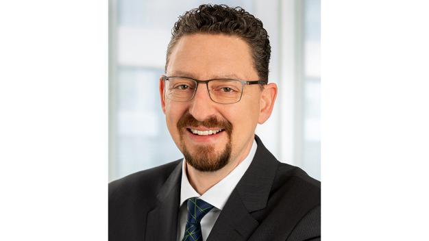 Sebastian Dombos übernimmt zum 1. April 2021 die Geschäftsführung der ENGEL Deutschland GmbH am Standort Nürnberg. (Bild: ENGEL) / Sebastian Dombos is taking over as Managing Director of ENGEL Deutschland GmbH at the Nuremberg location on 1 April 2021. (Image: ENGEL)
