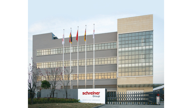 Die Schreiner Group setzt in China auch in den kommenden Jahren auf Wachstum. Bereits seit 2019 arbeitet der Standort in Fengpu in der Gewinnzone. / Schreiner Group will continue to pursue growth in China in the coming years. The Fengpu location has been in the black since 2019.