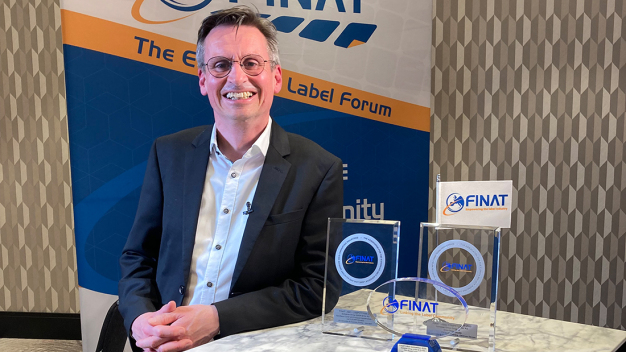 Im Namen der Schreiner Group nahm Dr. Jens Vor der Brüggen, Leiter der Forschung und Entwicklung, die Awards der FINAT entgegen. / On behalf of Schreiner Group, Dr. Jens Vor der Brüggen, Head of Research and Development, accepted the FINAT Awards. 