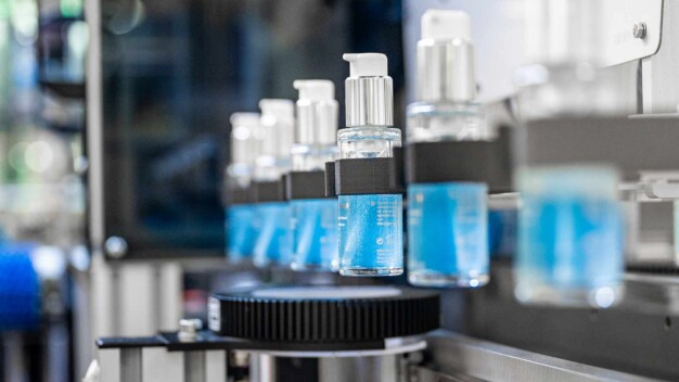 Neben Kosmetika mit diversen Konsistenzen und Viskosität hat Börlind auch 2-Phasen-Produkte mit einem öl- und wasserhaltigen Teil sowie alkoholhaltige Formulierungen im Portfolio.