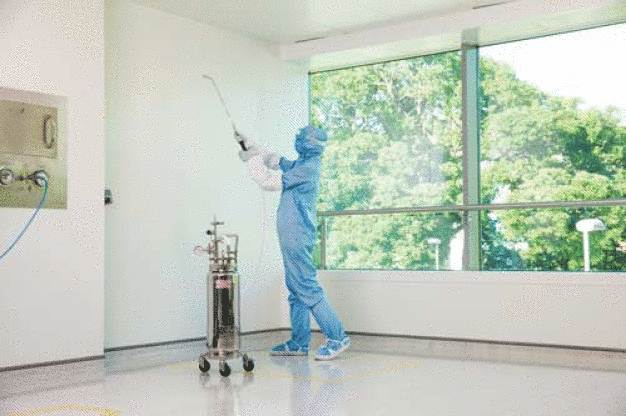 Spraying with Klercide Pressurised Spray System and Lance Spraying with Klercide Pressurised Spray System and Lance
