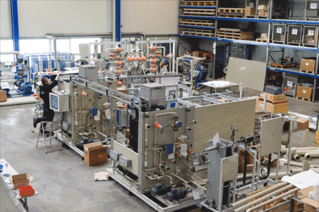 Mechanische Vormontage bei der S-Tec GmbH.