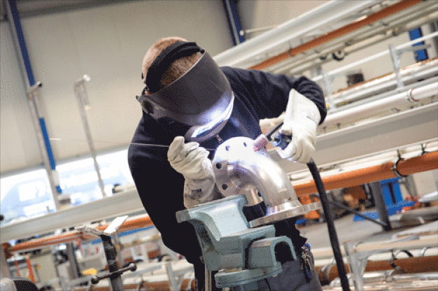 Die S-Tec GmbH erweitert mit dem ModufleX-Konzept ihr Dienstleistungsportfolio. Die angebotenen Leistungen umfassen Engineering, Softwareentwicklung, Gestellbau, Beschichtung, mechanische und elektrischer Vormontage, Verfahrungs- und Funktionsprüfung sowie Logistik, Montage, Inbetriebnahme und externe Qualitätssicherung.