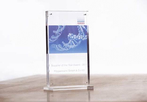 Der erste Platz des internationalen „Supplier of the Year“-­Awards ging in diesem Jahr an Pöppelmann FAMAC®. Das börsennotierte Unternehmen QIAGEN zeichnet damit Lieferanten für herausragende Leistungen aus.