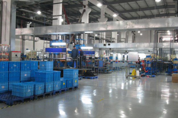 Die Produktion in Suzhou ist seit Anfang der 2000er Jahre kontinuierlich angewachsen; im ersten Jahr lag sie bei 500.000 Teilen und hat mittlerweile die 100-Mio.-Marke überschritten. (Quelle: Flexan)
Die Produktion in Suzhou ist seit Anfang der 2000er Jahre kontinuierlich angewachsen; im ersten Jahr lag sie bei 500.000 Teilen und hat mittlerweile die 100-Mio.-Marke überschritten. (Quelle: Flexan)
