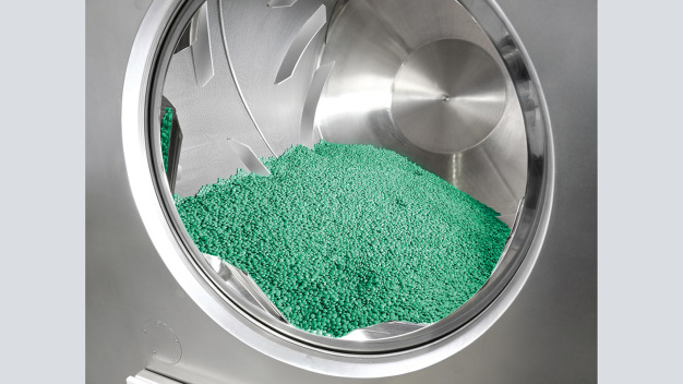 Der neue Tabletten-Coater punktet mit Flexibilität und verarbeitet Chargengrößen von zehn bis 100 Prozent des maximalen Arbeitsvolumens.