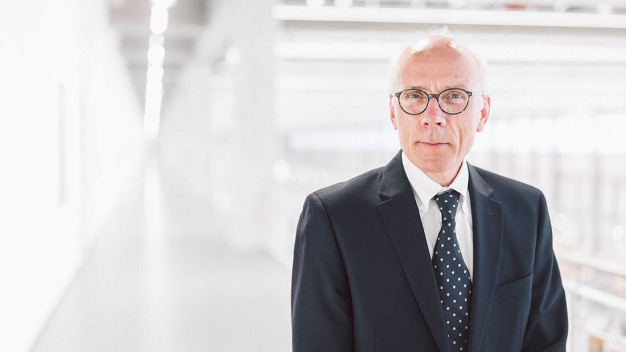 Stefan Brandl verlässt ebm-papst Ende Juni 2021. Thomas Wagner übernimmt den Vorsitz. Gruppengeschäftsführer Vertrieb wird Thomas Nürnberger. (Fotoquelle: Bild S. Brandl: Philipp Reinhard, Bild T. Wagner: Philipp Reinhard, Bild T. Nürnberger: ebm-papst) / Photo: Stefan Brandl to leave ebm-papst at the end of June 2021. Thomas Wagner will succeed him as CEO. Thomas Nürnberger is to become Group Managing Director Sales and Marketing.