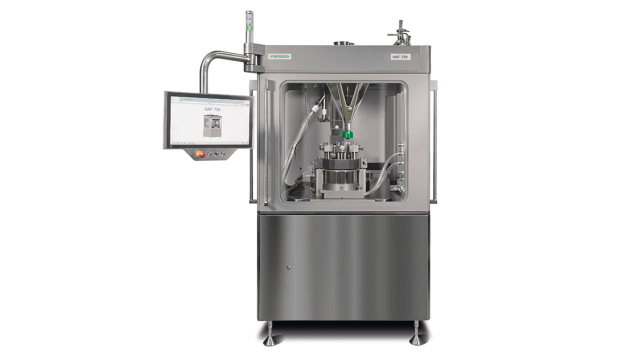 Neben der Elematic 3001 lieferte auch die Kapselfüllmaschine GKF 720 aus dem pharmazeutischen Portfolio von Syntegon wichtige Erkenntnisse für die Entwicklung des neuen CO2-Berechnungsmodells. / In addition to the Elematic 3001, the GKF 720 capsule filling machine from Syntegon's pharmaceutical portfolio also provided important insights for the development of the new CO2 calculation model.