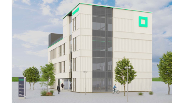 Im neuen Bürogebäude in Crailsheim entstehen auf vier Stockwerken mit insgesamt 2.100 Quadratmetern rund 100 Arbeitsplätze und weitere Gemeinschaftsräume.