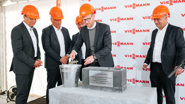 Grundsteinlegung durch Max Viessmann, CEO der Viessmann Group