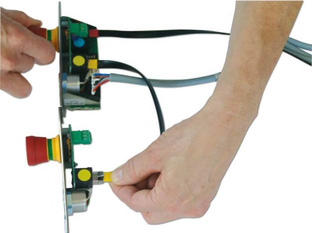 Dictator interlock control system: 
All intra-system components are connected by preassembled, pluggable cables.
