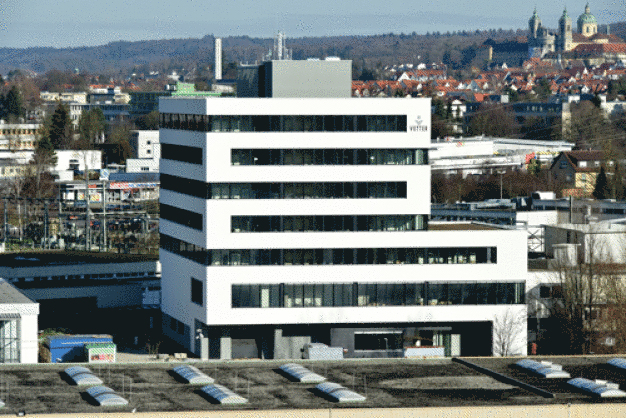 Blick auf das fertiggestellte Multifunktionsgebäude im Ravensburger Produktionsstandort Schützenstraße.