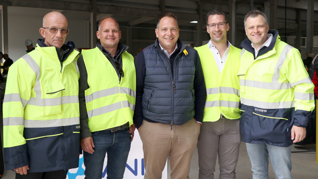 Mit einem Richtfest in Schwerin hat Vink Chemicals am 22. Mai 2025 die Fertigstellung des Rohbaus am dritten Produktionsstandort in Deutschland gefeiert – im Bild das Management des Unternehmens. (Bild: Vink Chemicals)