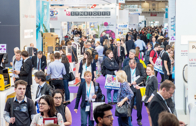 Volle Gänge auf der analytica