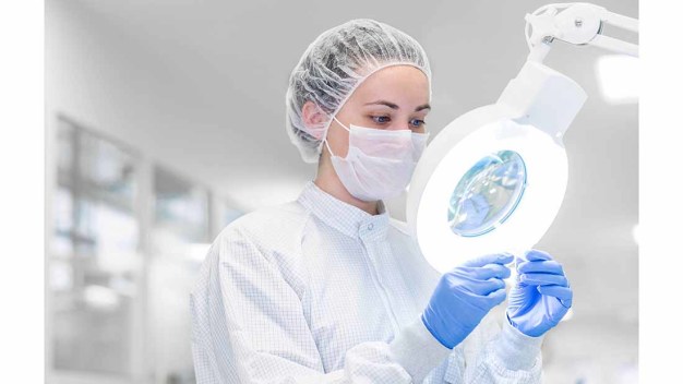 Kundenspezifische Point-of-Care Schnelltest- / Diagnostiklösungen werden unter
kontrollierten Reinraumbedingungen gefertigt. / Customized point of care rapid tests/ diagnostic solutions under controlled clean room conditions.
Kundenspezifische Point-of-Care Schnelltest- / Diagnostiklösungen werden unter
kontrollierten Reinraumbedingungen gefertigt. / Customized point of care rapid tests/ diagnostic solutions under controlled clean room conditions.