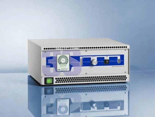 3-kW-Ultraschallgenerator SONOPOWER 3S: Mit seiner Leistungsstärke von 3 kW ist der innovative Ultraschallgenerator doppelt so stark wie gängige Generatoren und damit platzsparender und kostengünstiger als vergleichbare Lösungen. 