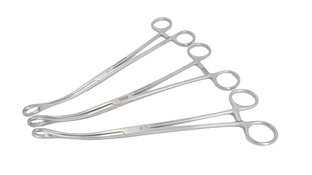 Bei medizintechnischen Produkten wie Instrumenten, Implantaten oder sonstigen Geräten, an die sehr hohe Sauberkeitsanforderungen gestellt werden, ist die Ultraschallreinigung das Standardverfahren. (Bildquelle: Weber Ultrasonics) / Ultrasonic cleaning is the standard procedure for medical technology products such as instruments, implants or other devices with very high cleanliness requirements. (Image source: Weber Ultrasonics)
